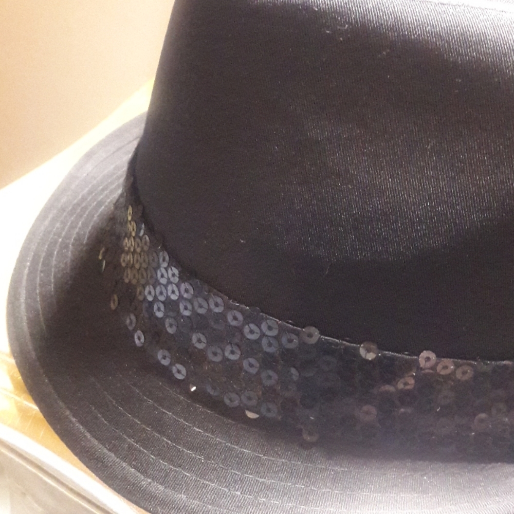 Hat - Picture 2 of 4